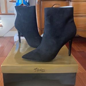 Thalia black size 8.5M ankle bootie. Brand new. Black micro RYLIEF